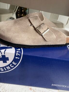 Birkenstock Suede Boston Clog - Beige Brand New in Box